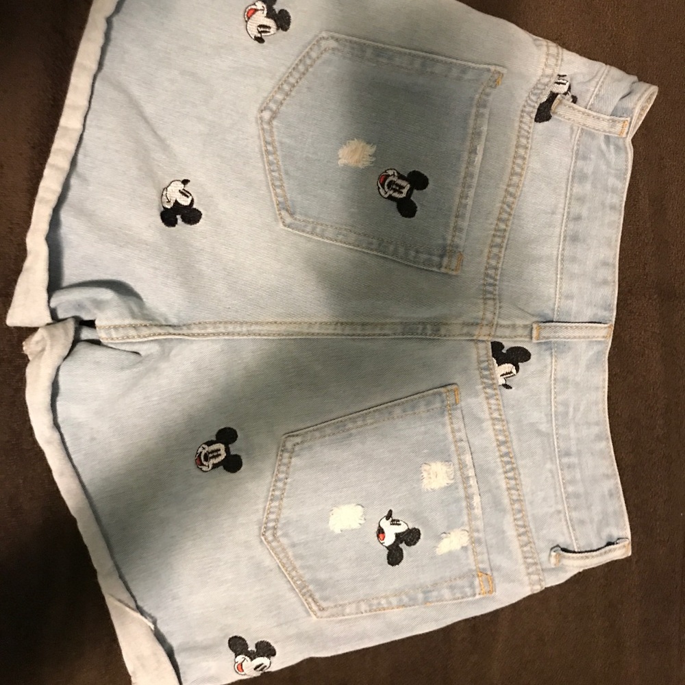 Micky mouse embroidered shorts